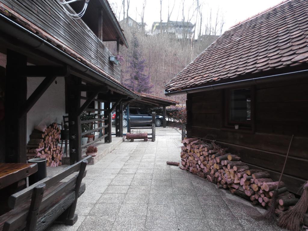 Hotel Gostisce Smuk Križe Exterior foto