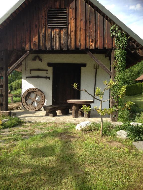 Hotel Gostisce Smuk Križe Exterior foto